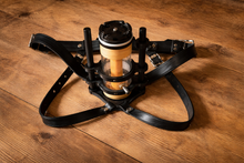 Lade das Bild in den Galerie-Viewer, Leder Harness passend Venus 2000 &amp; Tremblr Receiver mit Edelstahl Schnallen
